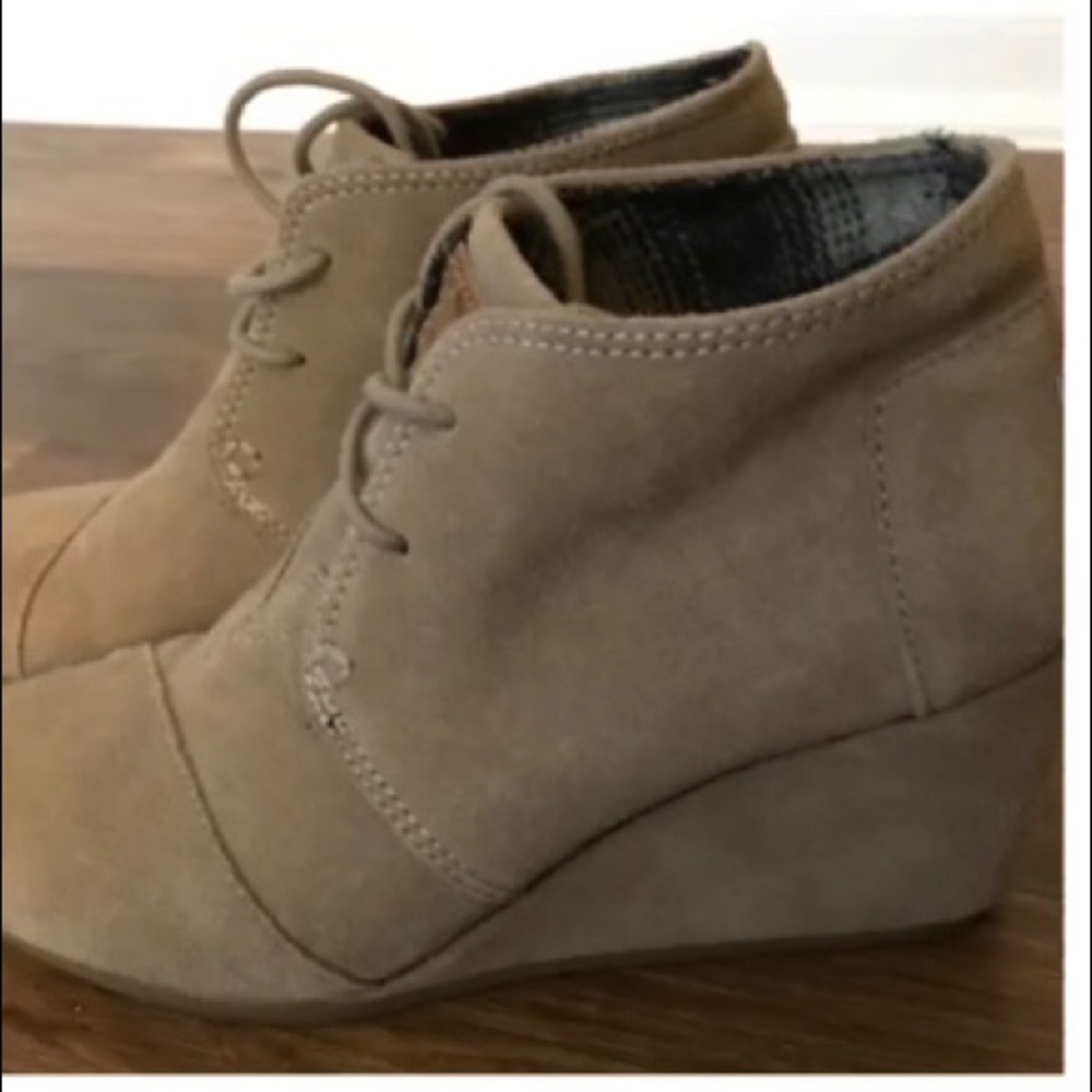 TOMS Suede Desert Wedge